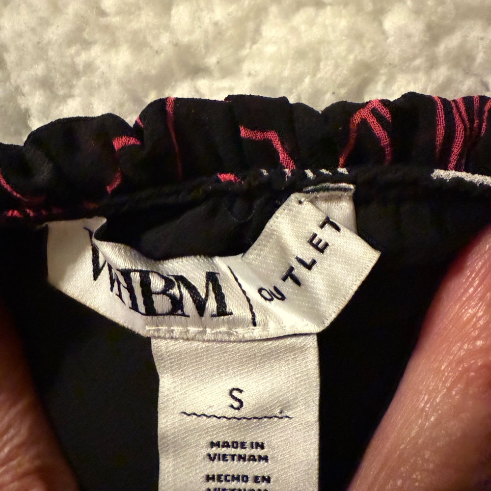 ⭐️ 3/$20 White House Black Market outlet Floral Off-Shoulder Blouse size small - Picture 3 of 6